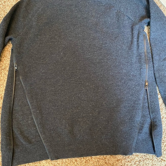 Theory turtleneck wool sweater with zipper details - Picture 2 of 3
